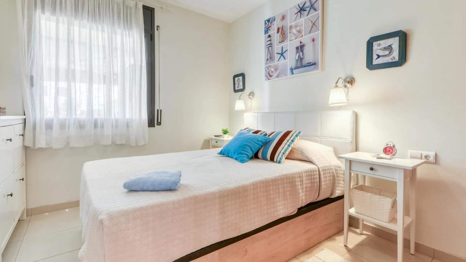 Cozy Apartment With Furniture Roses